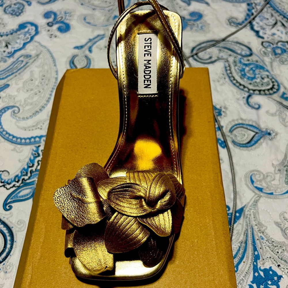 Steve Madden gold heels
